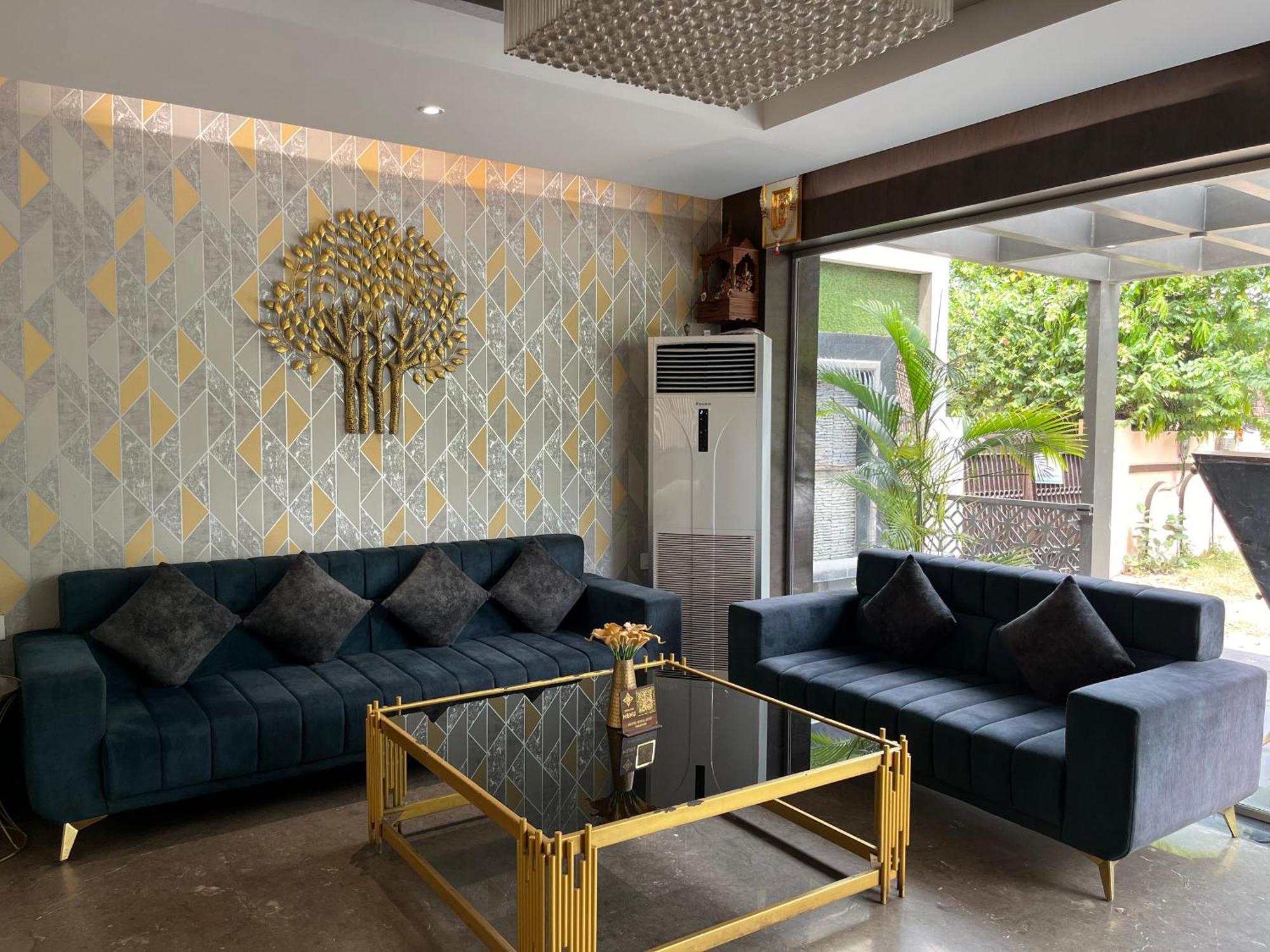 Royal Livin Hotel Varanasi
