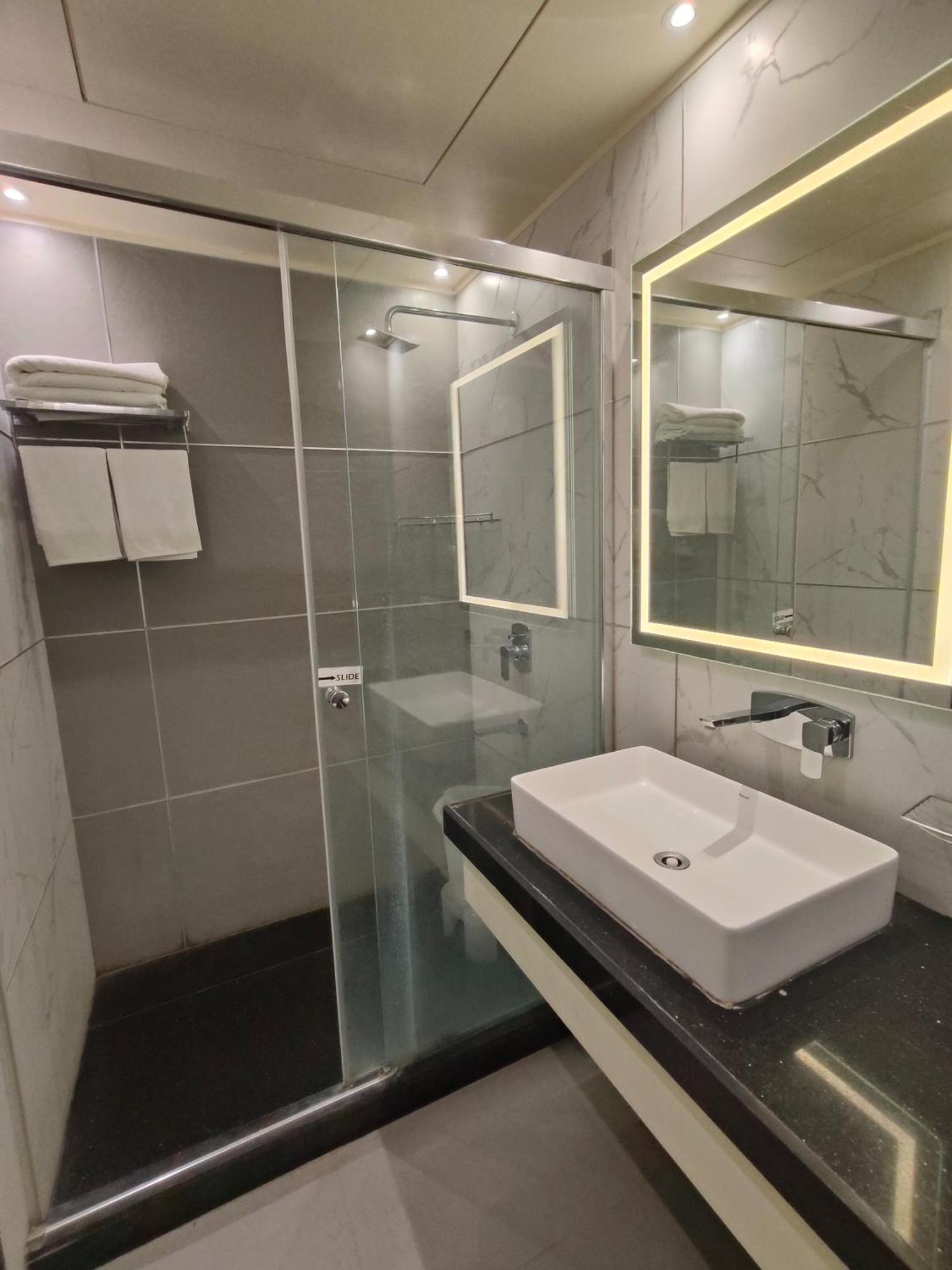 Royal Livin Hotel 3*