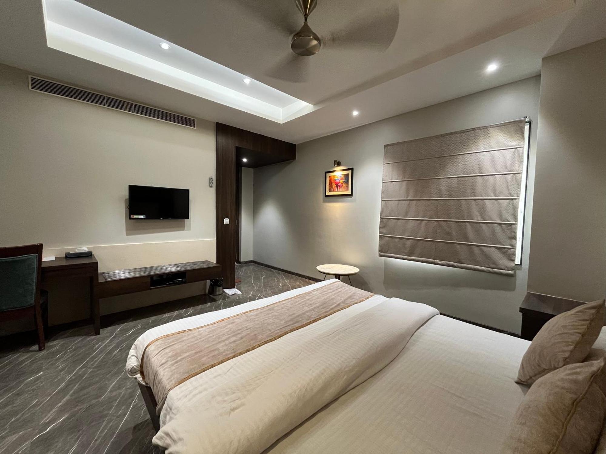 Royal Livin Hotel Varanasi